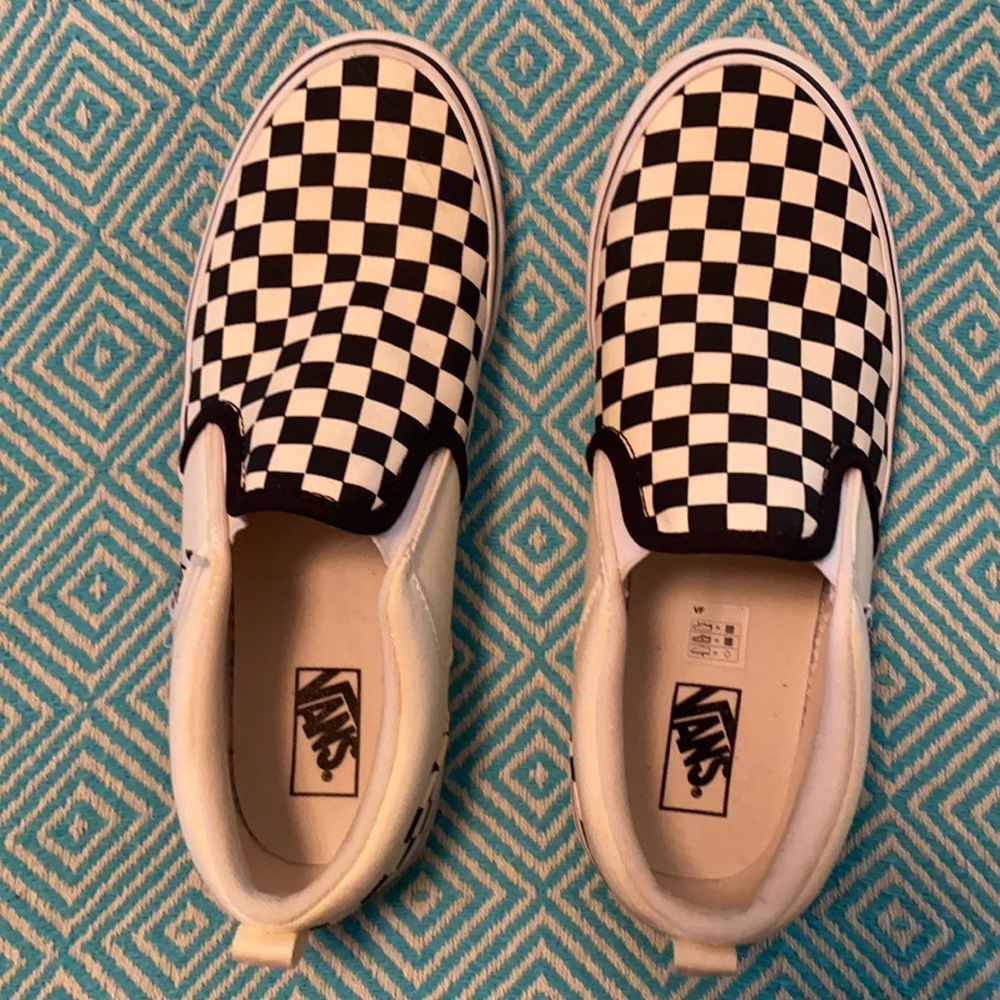 🏁NWOT VANS CLASSIC SLIP-ON FOR BOYS🏁